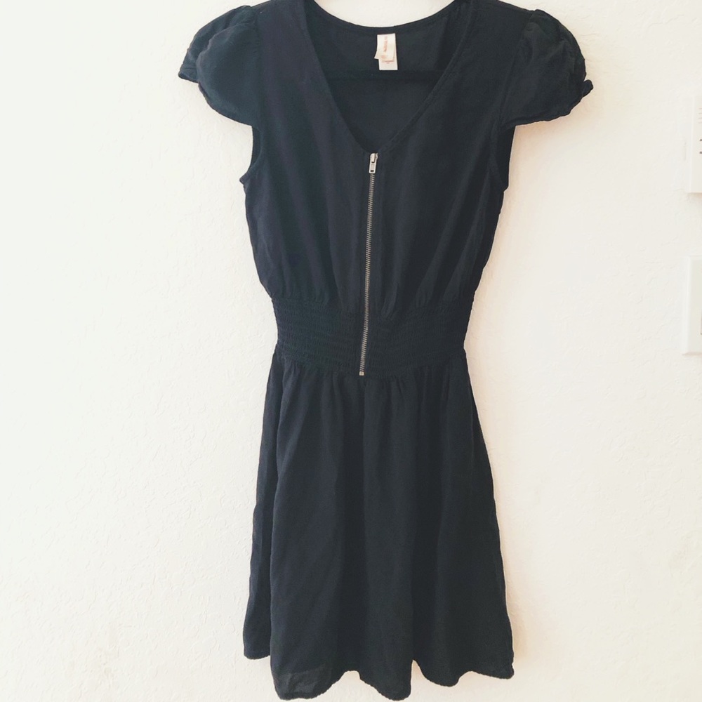 Classy Vintage Style Black Dress